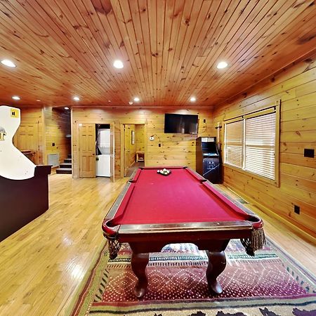 The Great Escape Ii, 5 Bedrooms, Sleeps 17, Game Room, Pool Access, Theater Gatlinburg Zewnętrze zdjęcie