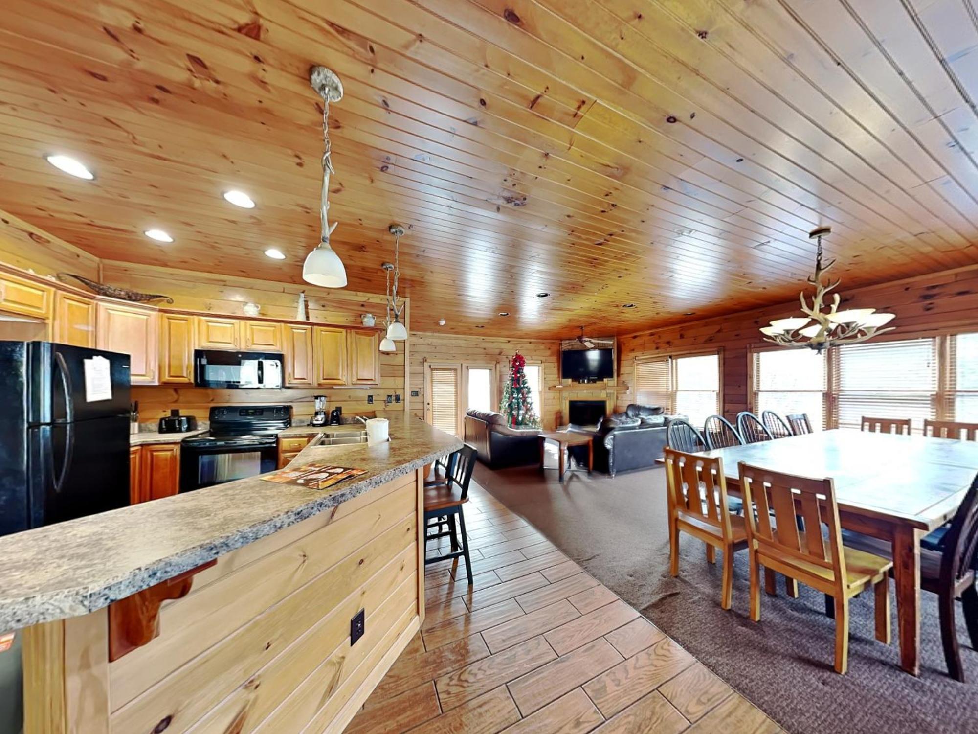 The Great Escape Ii, 5 Bedrooms, Sleeps 17, Game Room, Pool Access, Theater Gatlinburg Zewnętrze zdjęcie