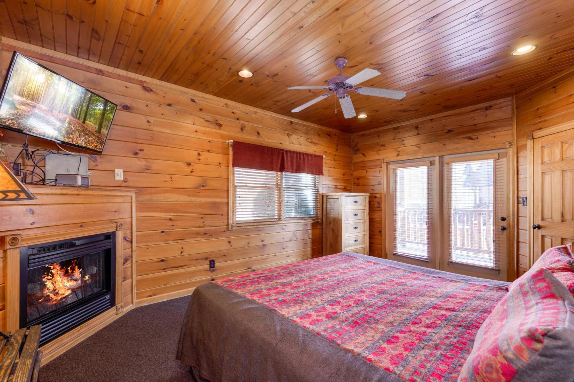 The Great Escape Ii, 5 Bedrooms, Sleeps 17, Game Room, Pool Access, Theater Gatlinburg Zewnętrze zdjęcie