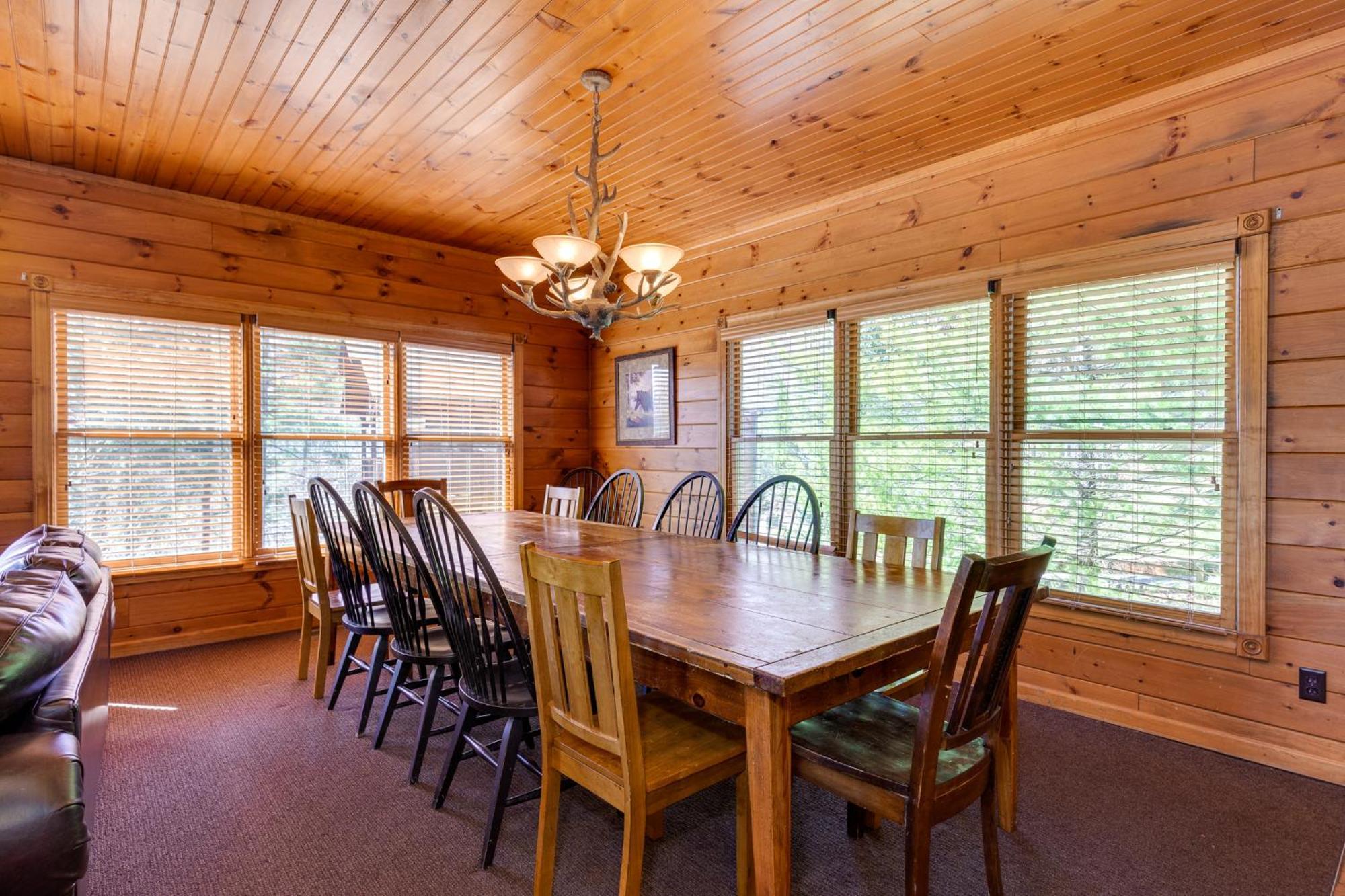 The Great Escape Ii, 5 Bedrooms, Sleeps 17, Game Room, Pool Access, Theater Gatlinburg Zewnętrze zdjęcie