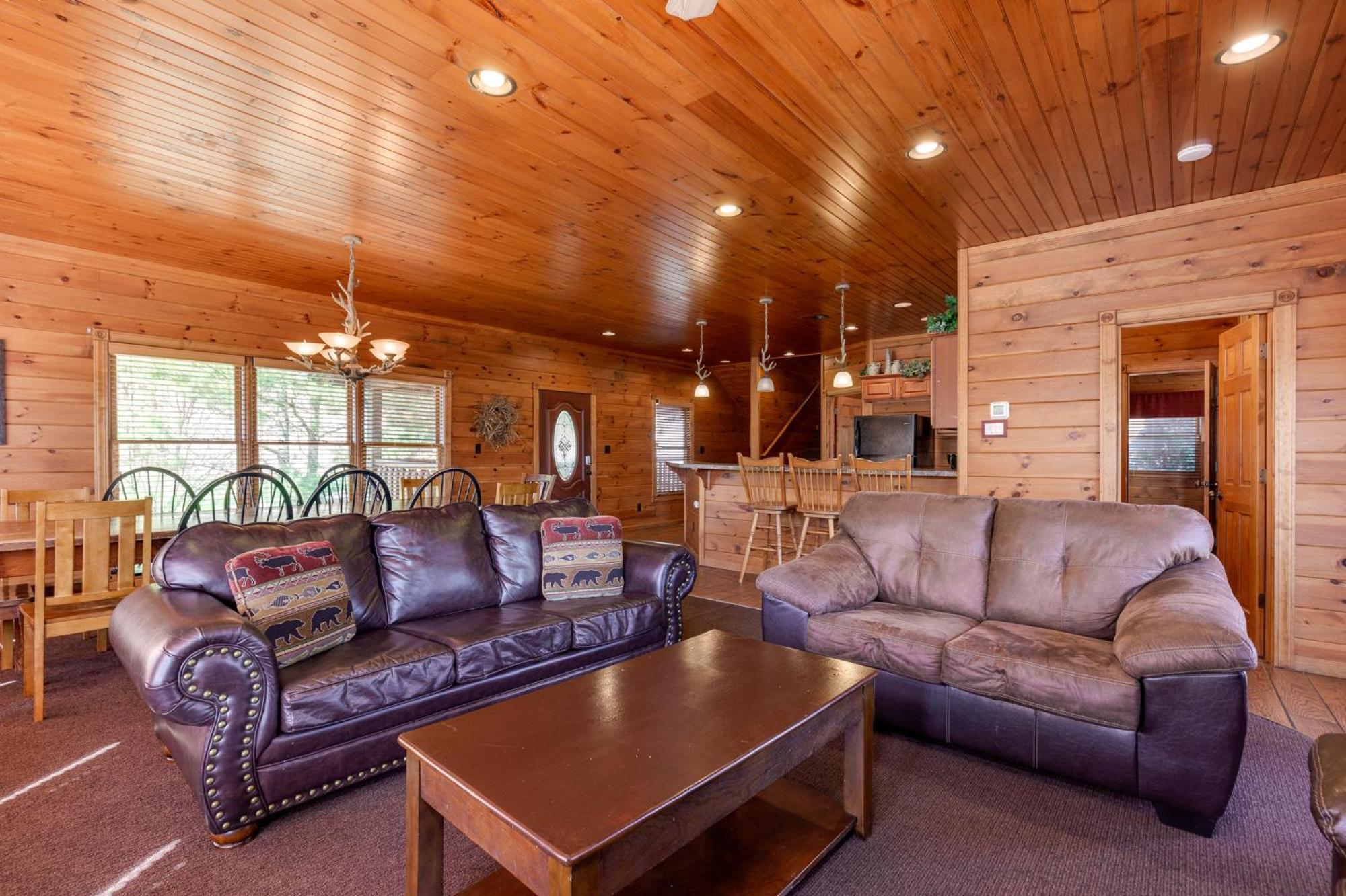 The Great Escape Ii, 5 Bedrooms, Sleeps 17, Game Room, Pool Access, Theater Gatlinburg Zewnętrze zdjęcie