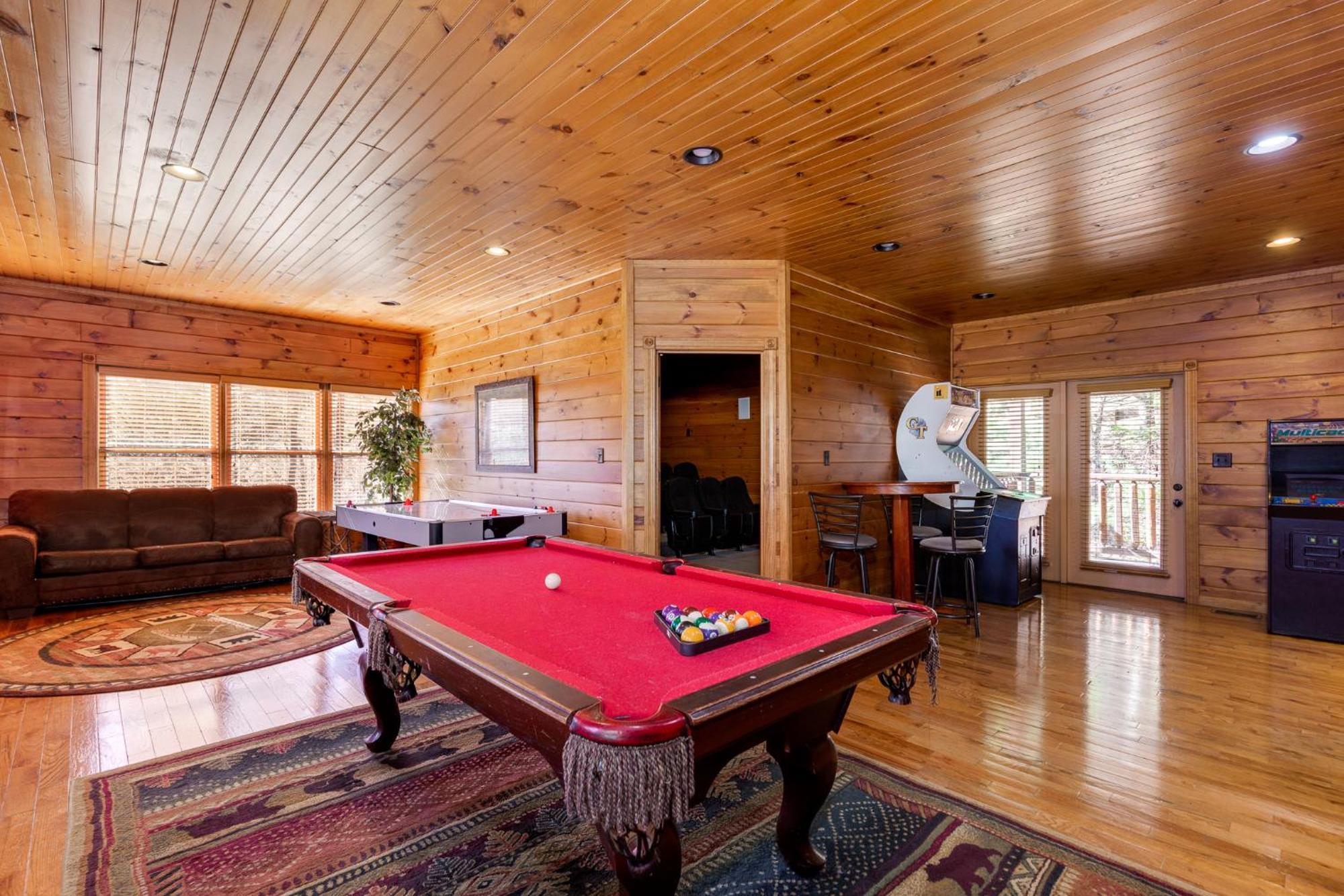 The Great Escape Ii, 5 Bedrooms, Sleeps 17, Game Room, Pool Access, Theater Gatlinburg Zewnętrze zdjęcie