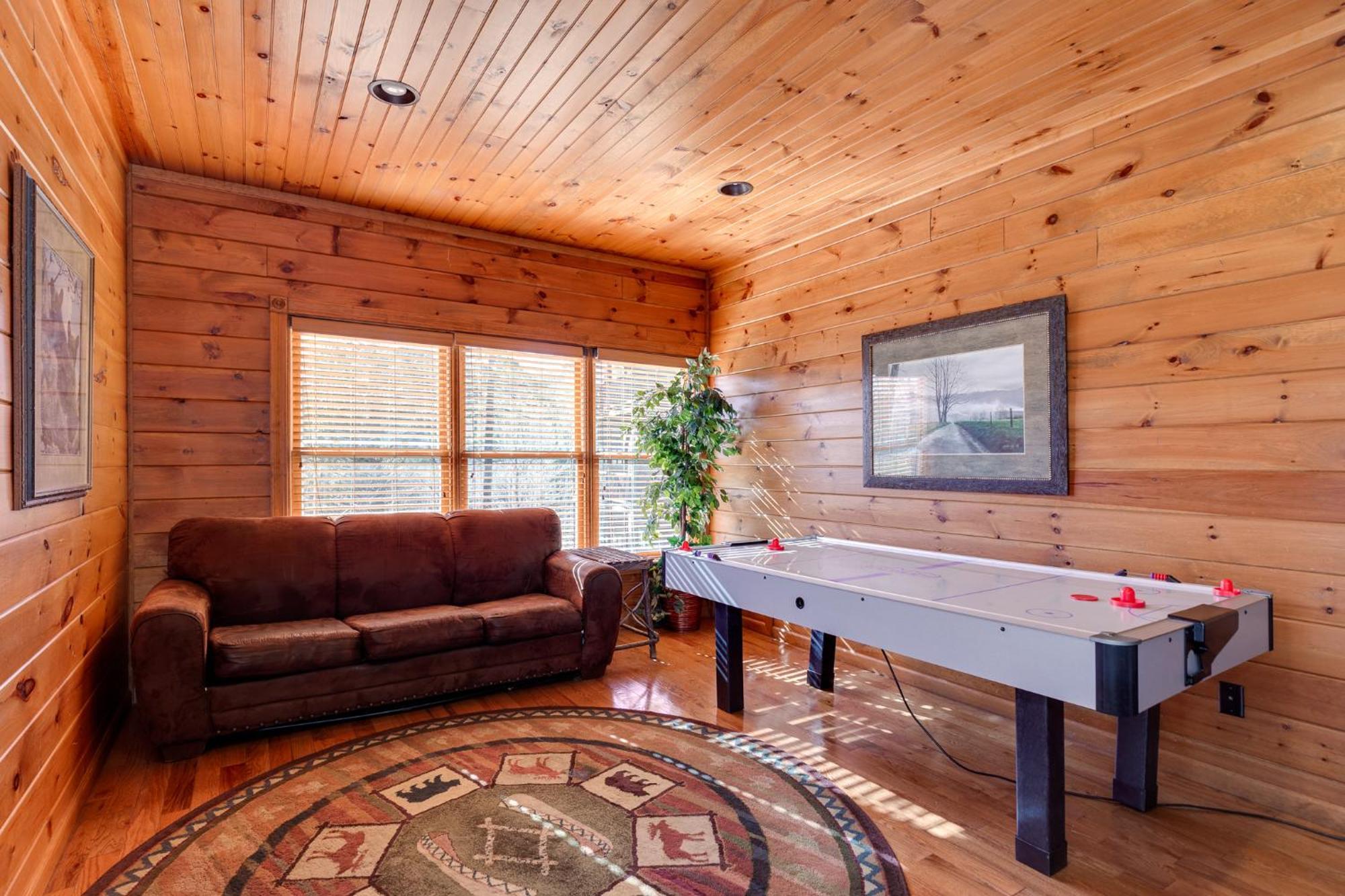 The Great Escape Ii, 5 Bedrooms, Sleeps 17, Game Room, Pool Access, Theater Gatlinburg Zewnętrze zdjęcie