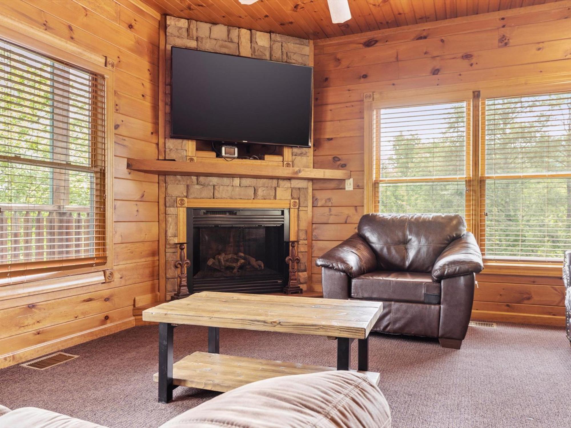 The Great Escape Ii, 5 Bedrooms, Sleeps 17, Game Room, Pool Access, Theater Gatlinburg Zewnętrze zdjęcie