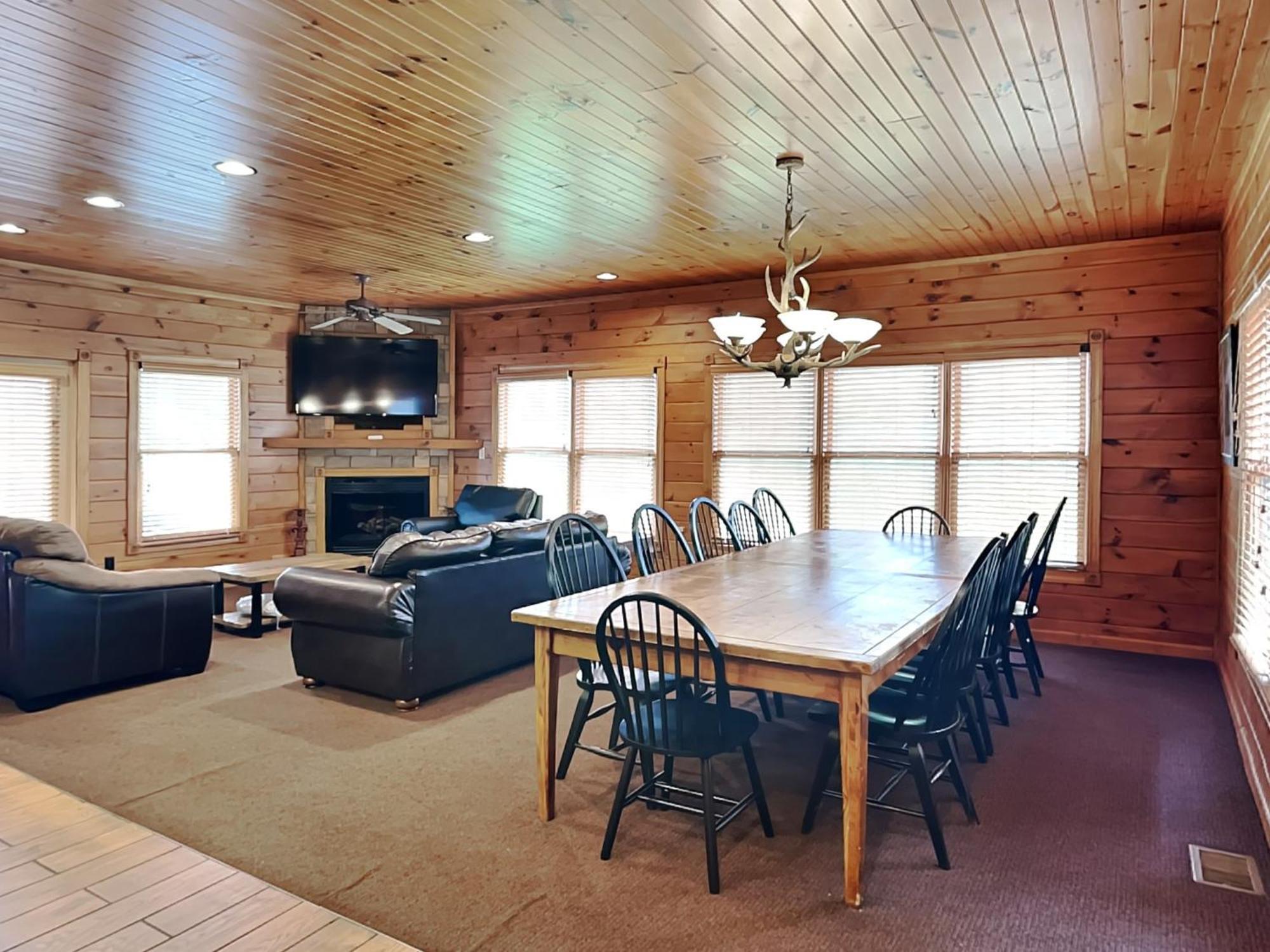 The Great Escape Ii, 5 Bedrooms, Sleeps 17, Game Room, Pool Access, Theater Gatlinburg Zewnętrze zdjęcie