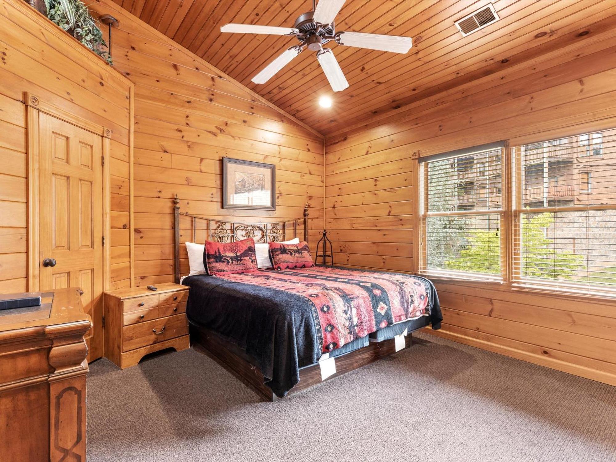 The Great Escape Ii, 5 Bedrooms, Sleeps 17, Game Room, Pool Access, Theater Gatlinburg Zewnętrze zdjęcie