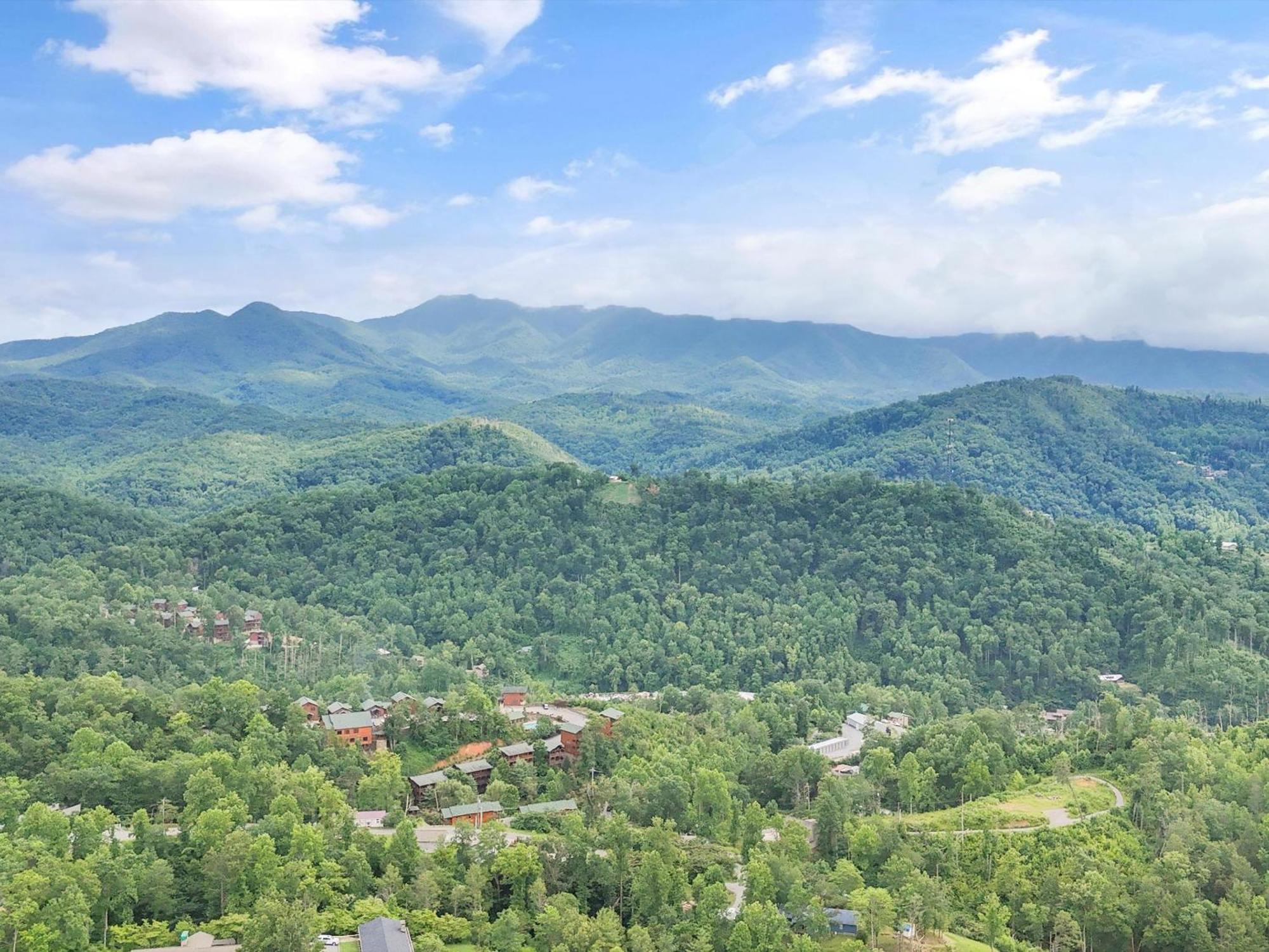 The Great Escape Ii, 5 Bedrooms, Sleeps 17, Game Room, Pool Access, Theater Gatlinburg Zewnętrze zdjęcie