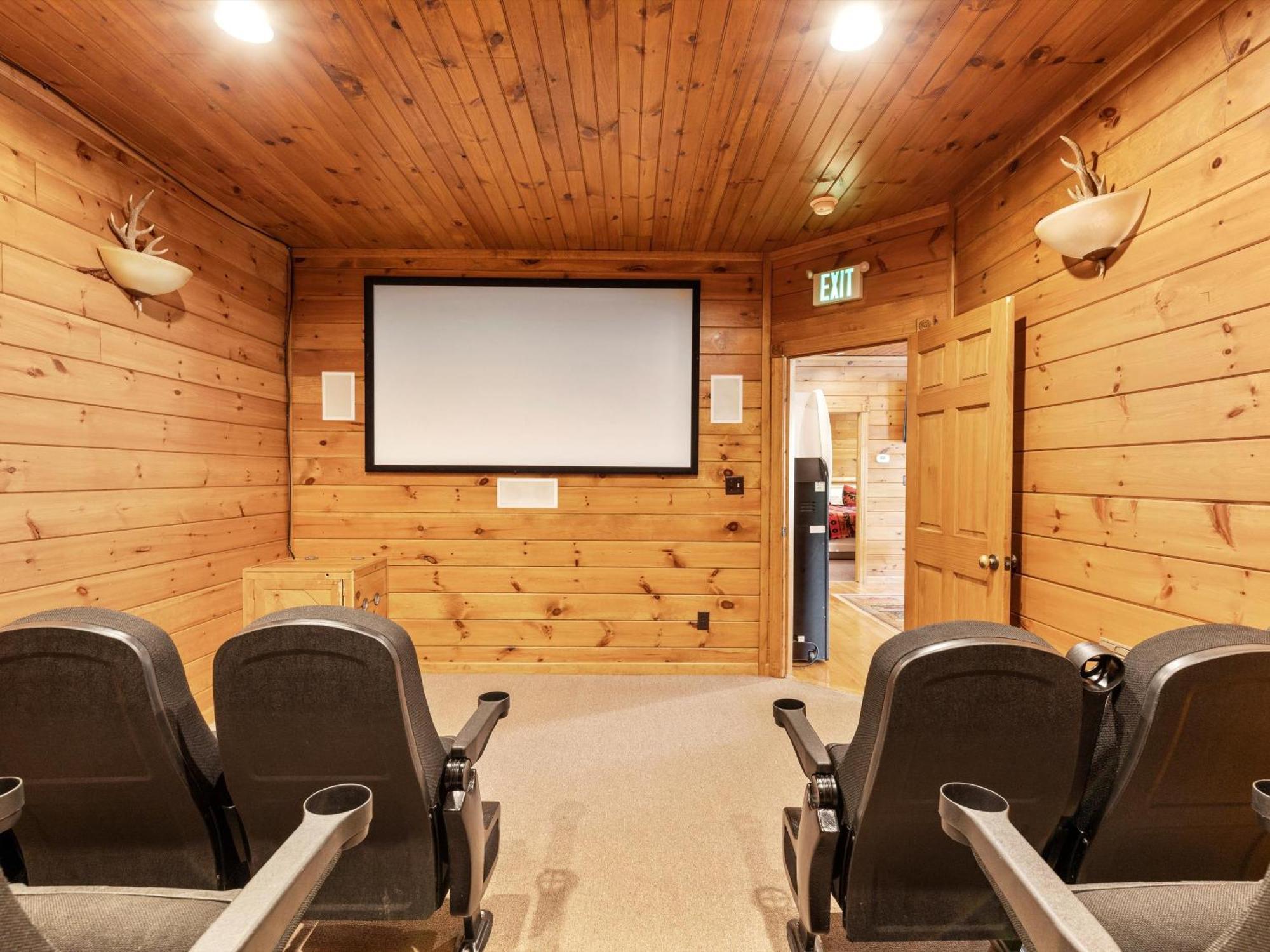 The Great Escape Ii, 5 Bedrooms, Sleeps 17, Game Room, Pool Access, Theater Gatlinburg Zewnętrze zdjęcie