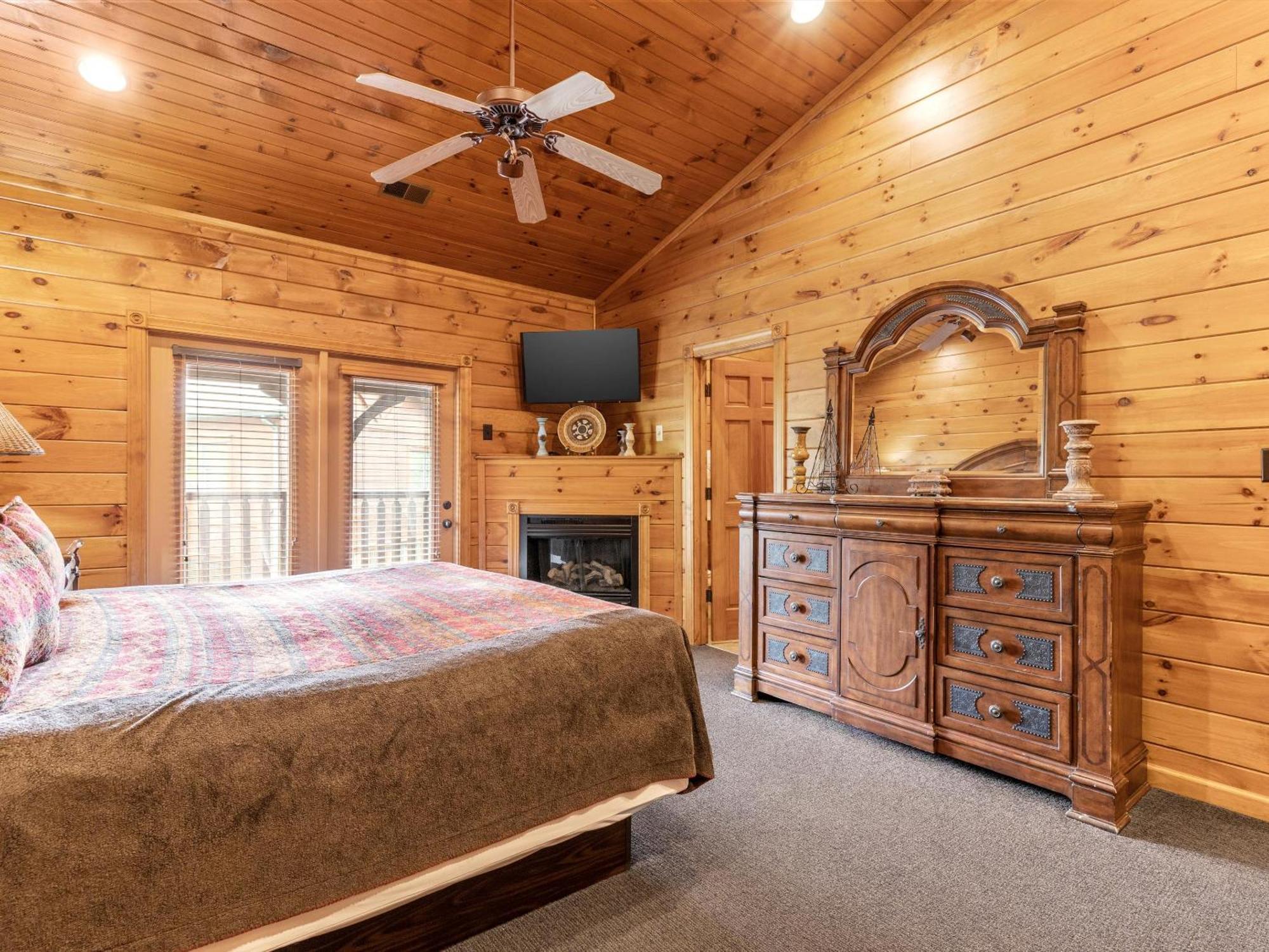 The Great Escape Ii, 5 Bedrooms, Sleeps 17, Game Room, Pool Access, Theater Gatlinburg Zewnętrze zdjęcie