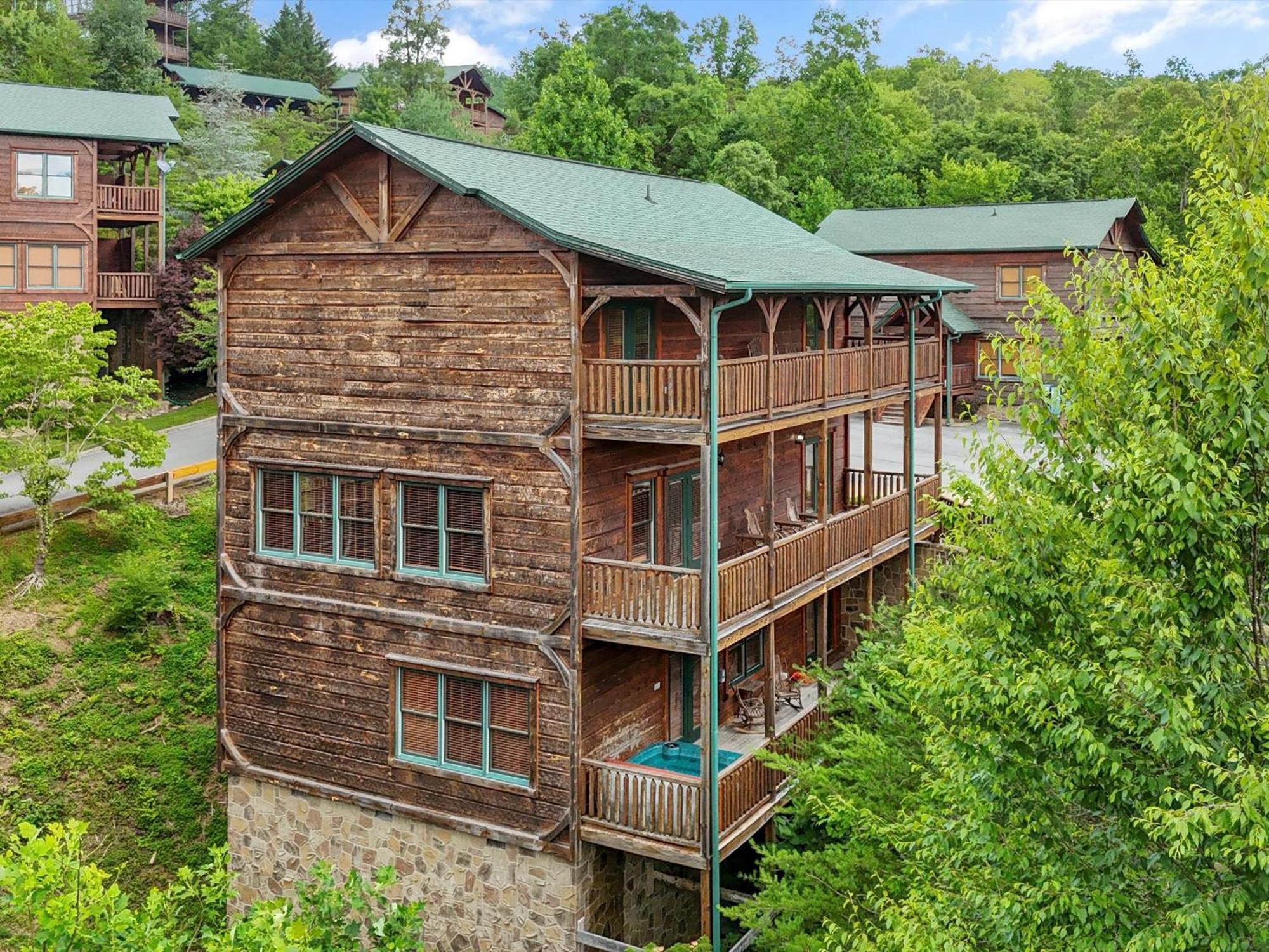 The Great Escape Ii, 5 Bedrooms, Sleeps 17, Game Room, Pool Access, Theater Gatlinburg Zewnętrze zdjęcie