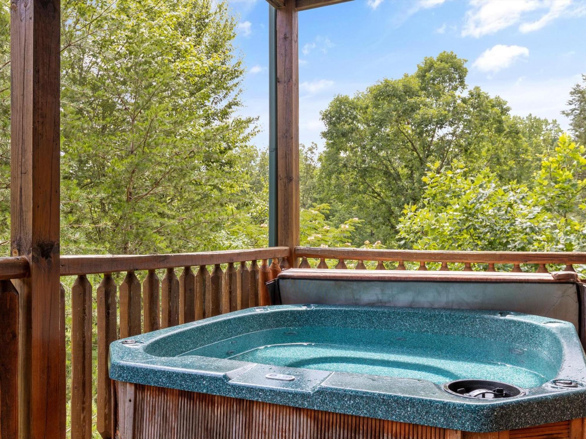 The Great Escape Ii, 5 Bedrooms, Sleeps 17, Game Room, Pool Access, Theater Gatlinburg Zewnętrze zdjęcie